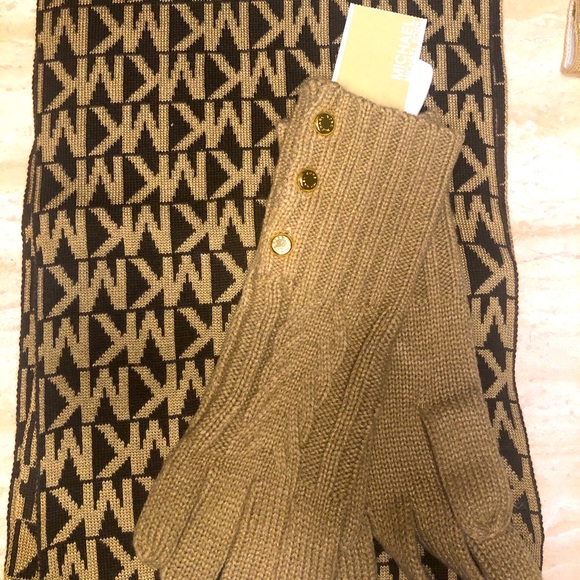MICHAEL Michael Kors Accessories - Michael Kors Scarf Set | MK Logo Scarf and Glove Combo